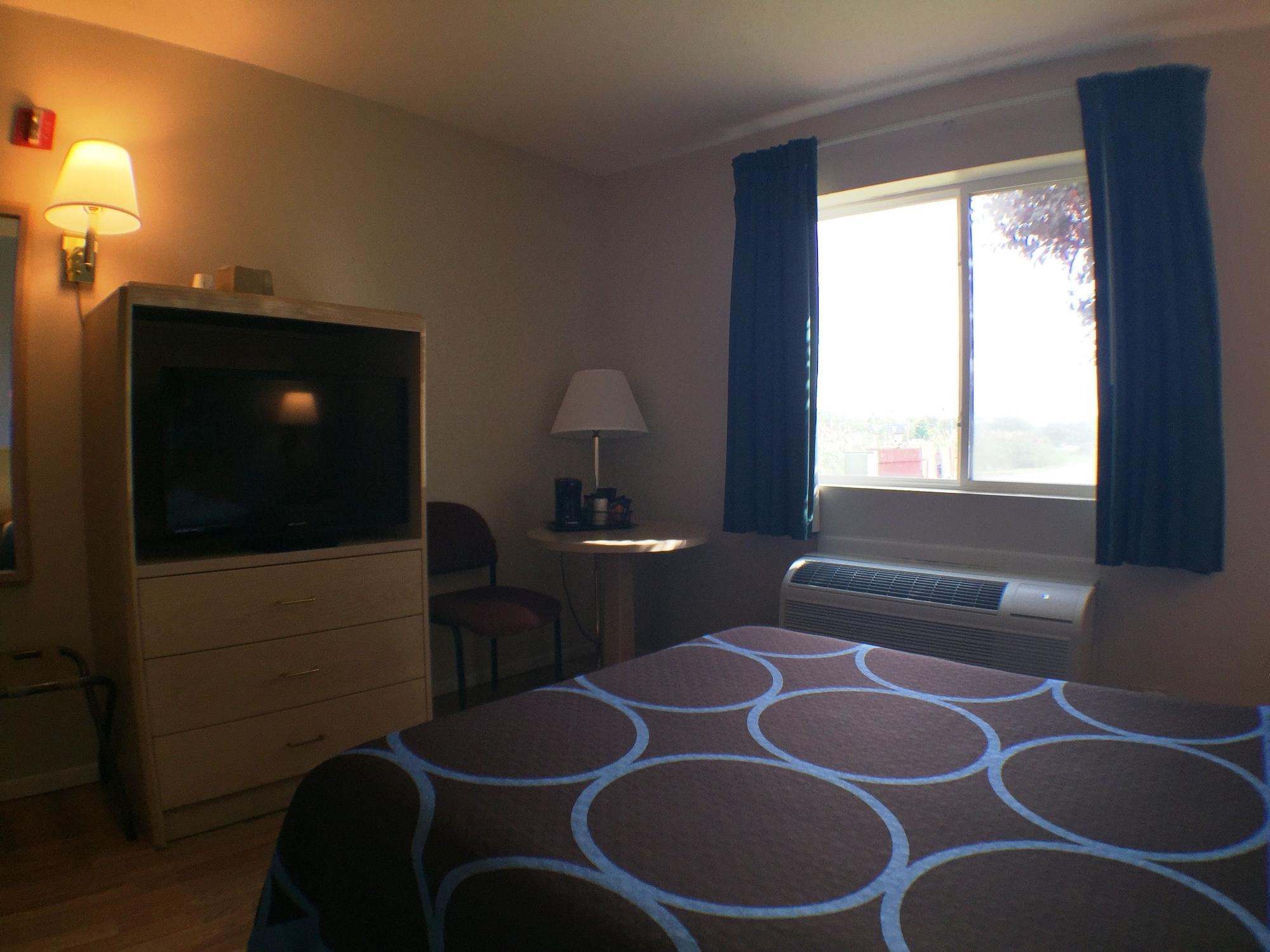 Super 8 By Wyndham Canandaigua Zewnętrze zdjęcie