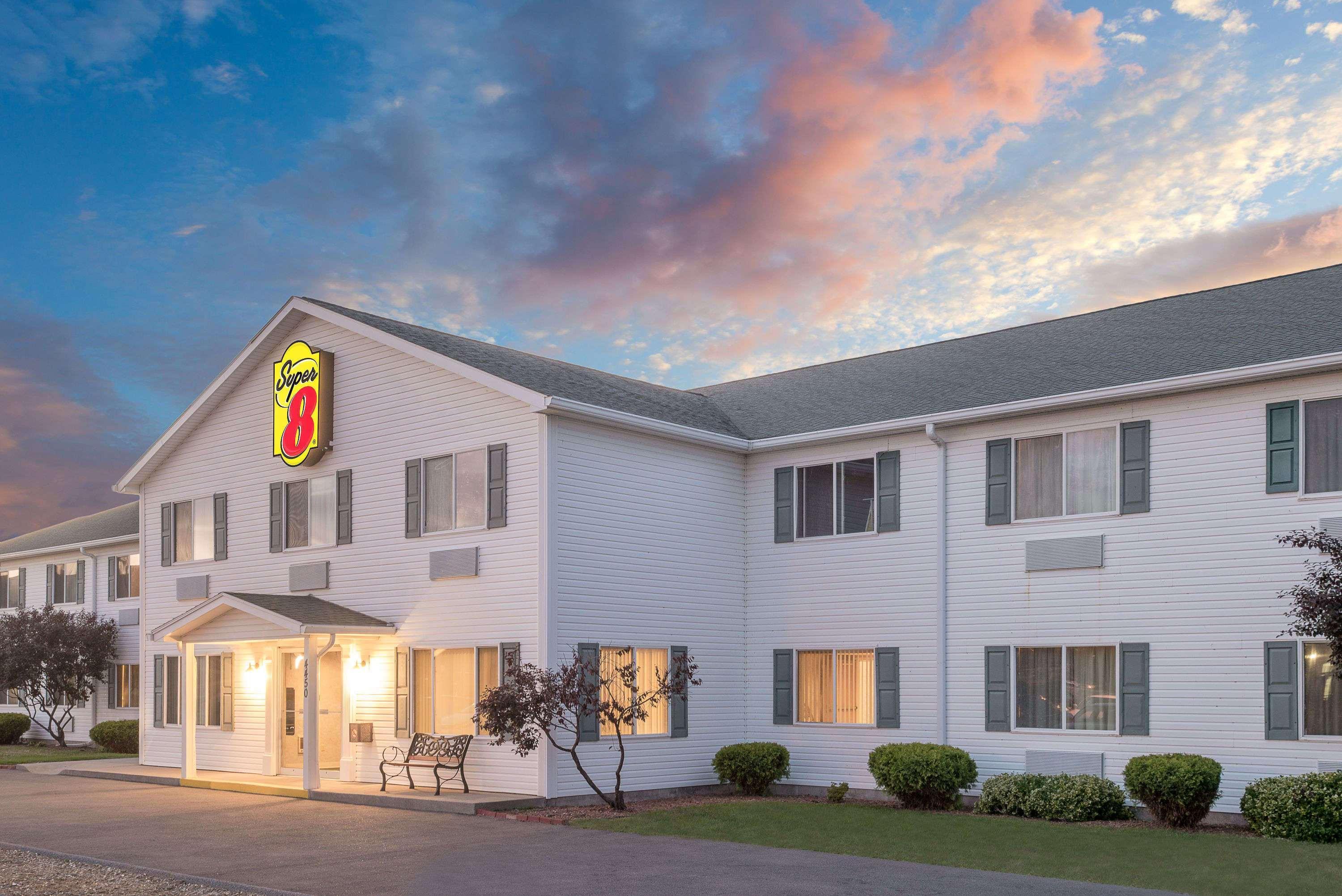 Super 8 By Wyndham Canandaigua Zewnętrze zdjęcie