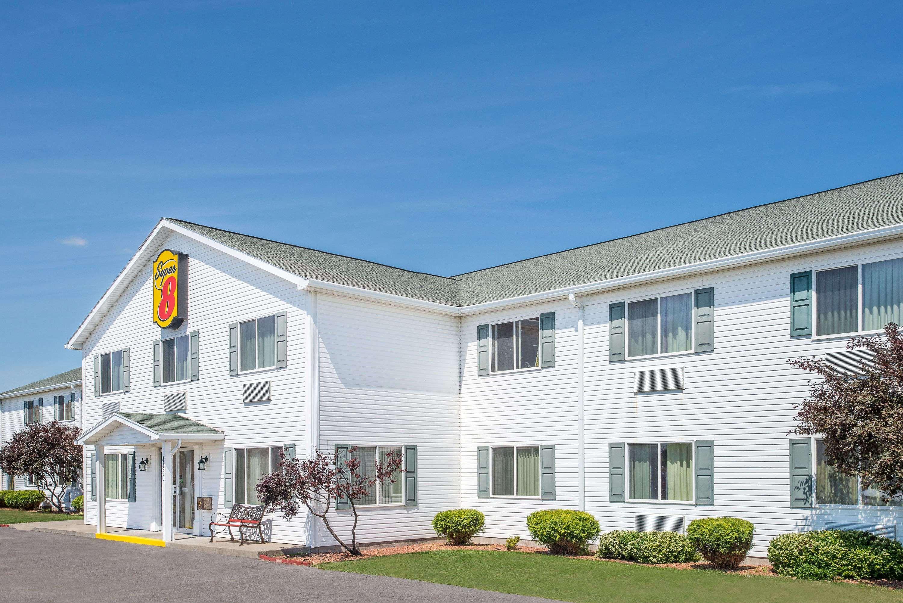 Super 8 By Wyndham Canandaigua Zewnętrze zdjęcie