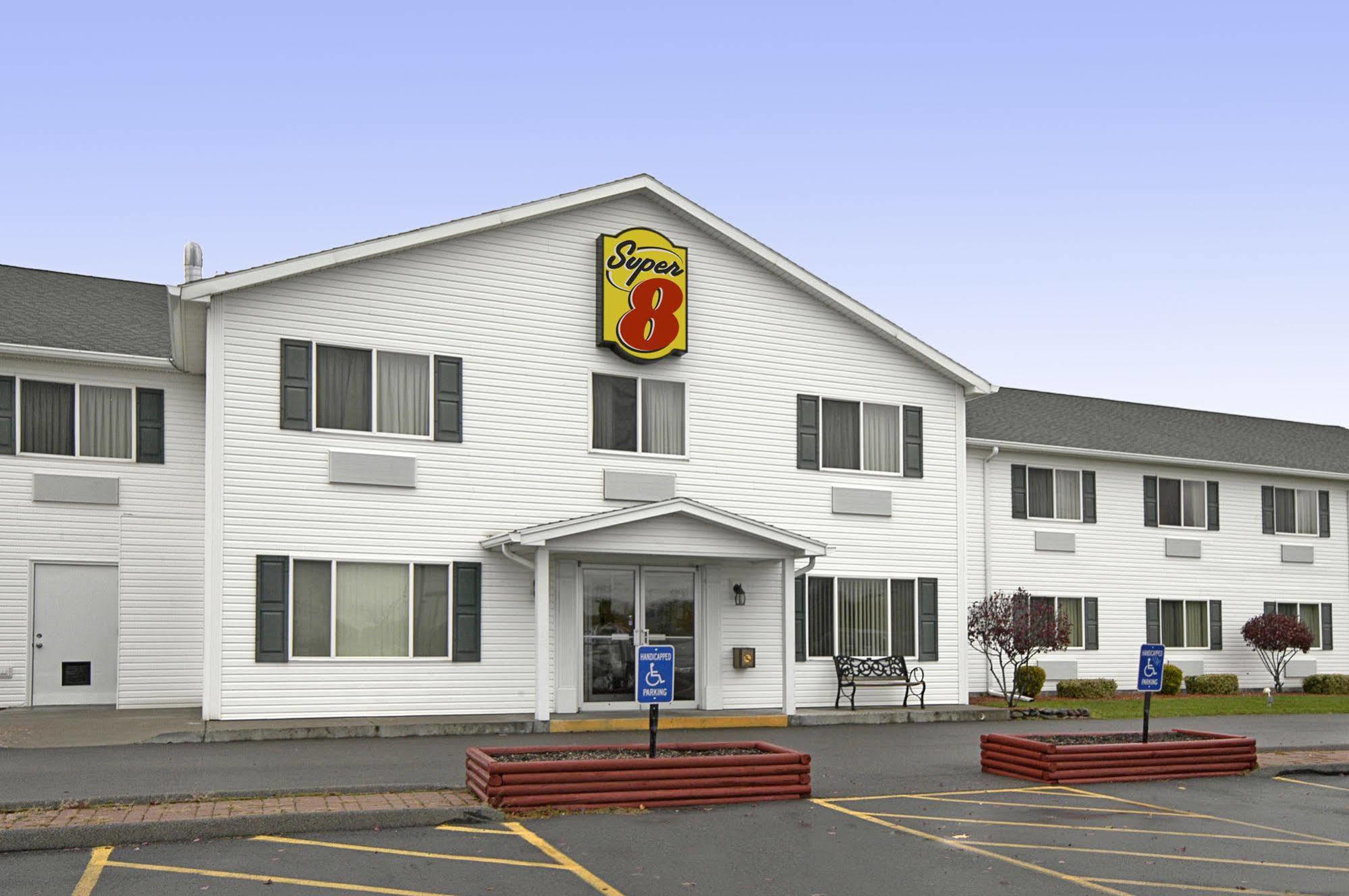 Super 8 By Wyndham Canandaigua Zewnętrze zdjęcie